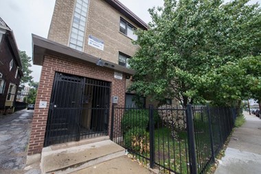 6022 S Indiana Ave 1-2 Beds Apartment for Rent Photo Gallery 1